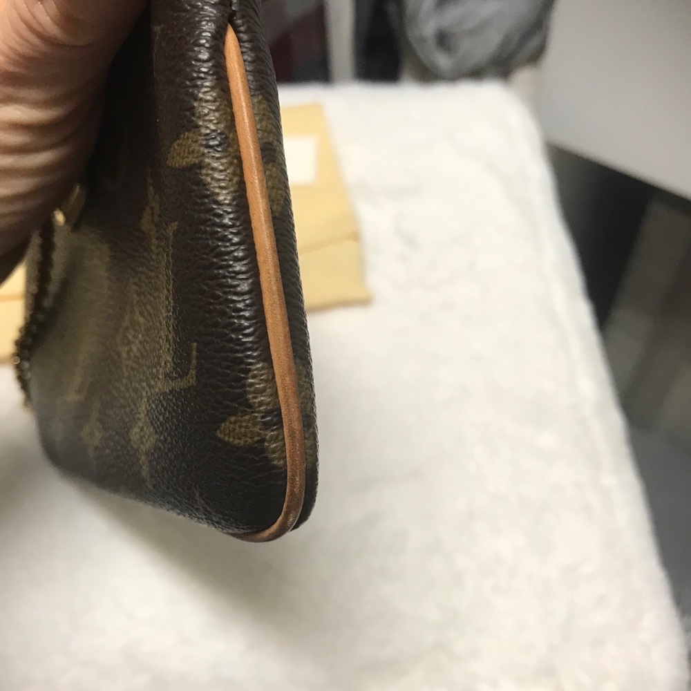 Louis Vuitton Milla Pochette mm Monogram - Picture 4 of 9